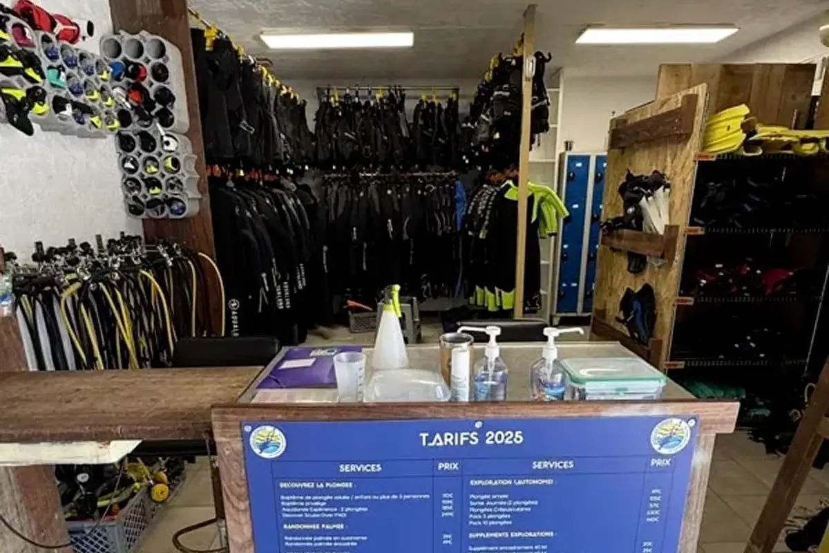 Espace de distribution matériel plongée Aqualung Aqualonde
