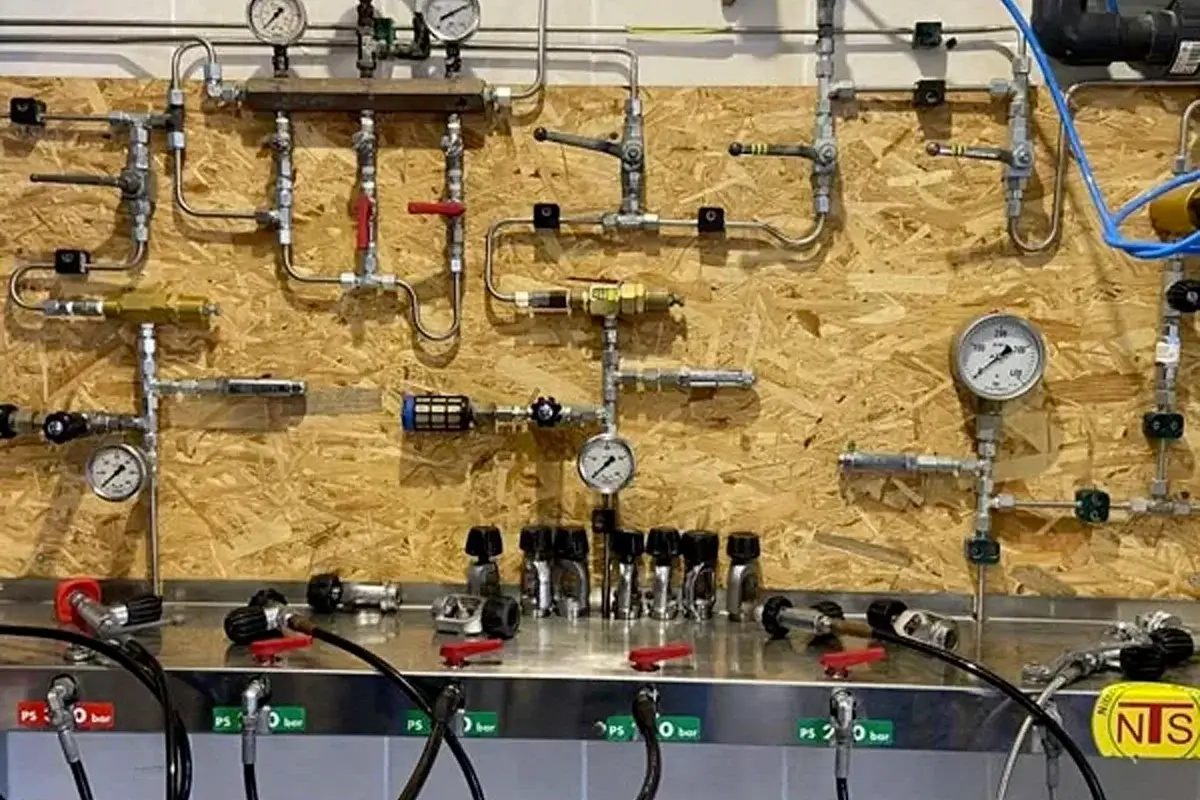 Station de gonflage air Nitrox Bauer compresseur Aqualonde